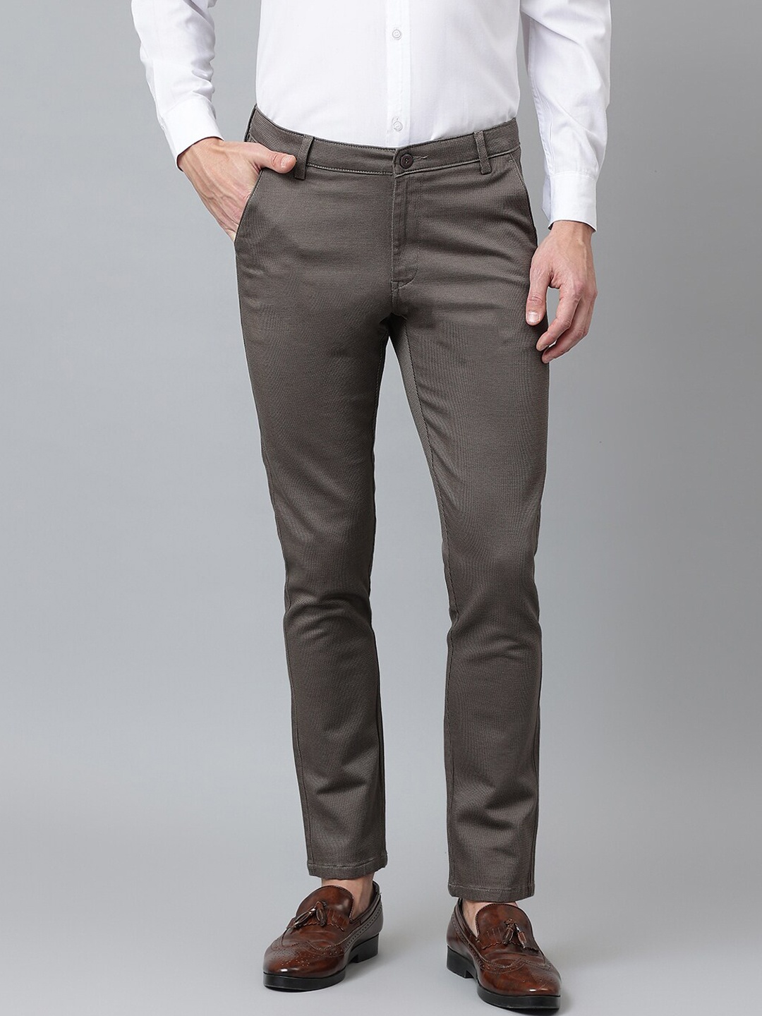 

Richlook Men Grey Smart Slim Fit Solid Casual Trousers