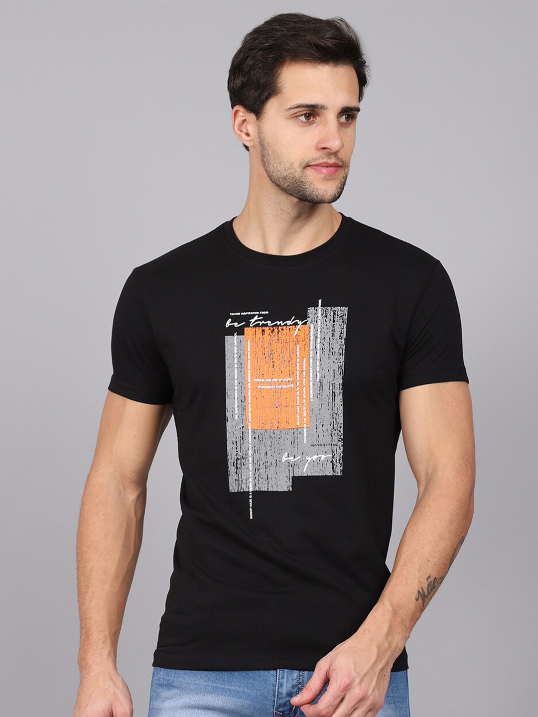 Rodamo Men Black Printed Slim Fit T-shirt