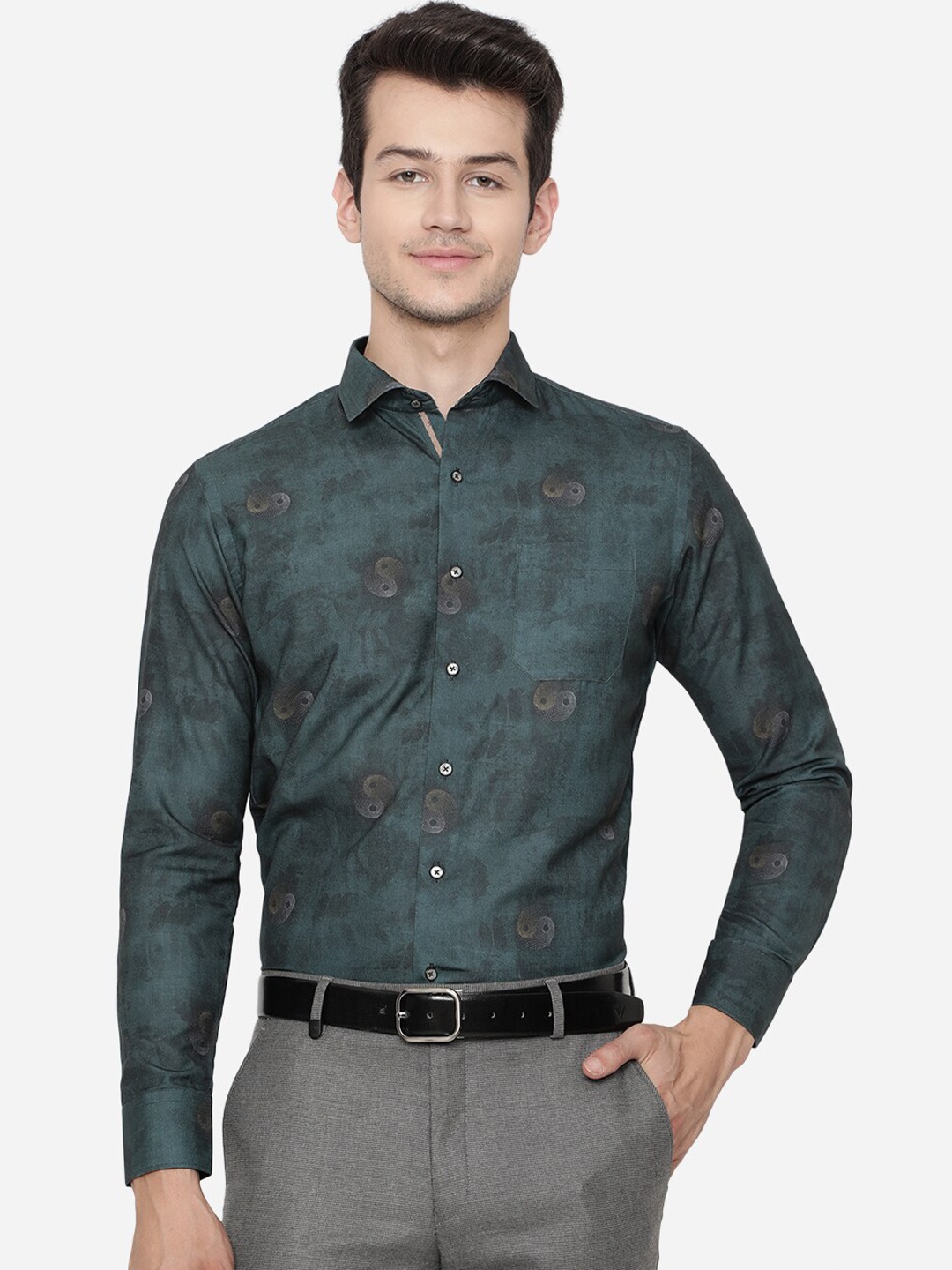 

Greenfibre Men Green Slim Fit Floral Printed Formal Shirt