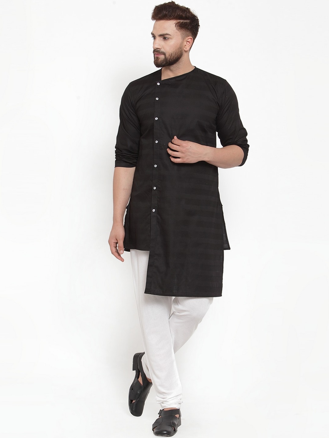 

KLOTTHE Men Black Striped Kurta