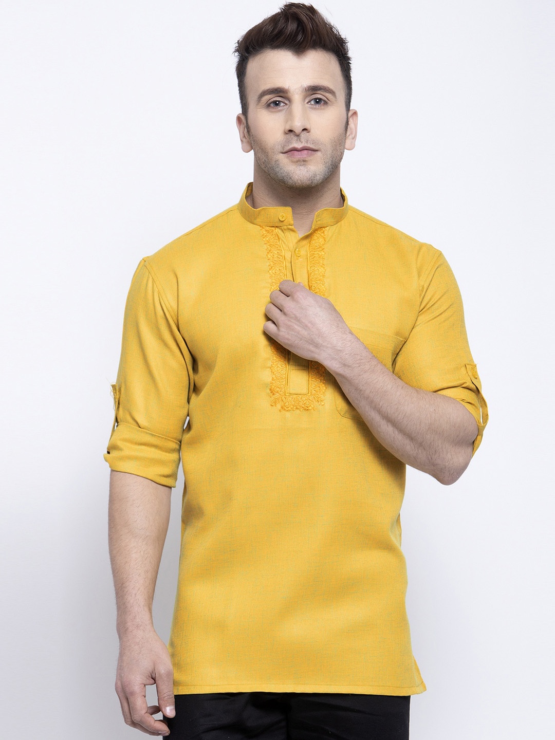 

KLOTTHE Men Yellow Thread Work Kurta