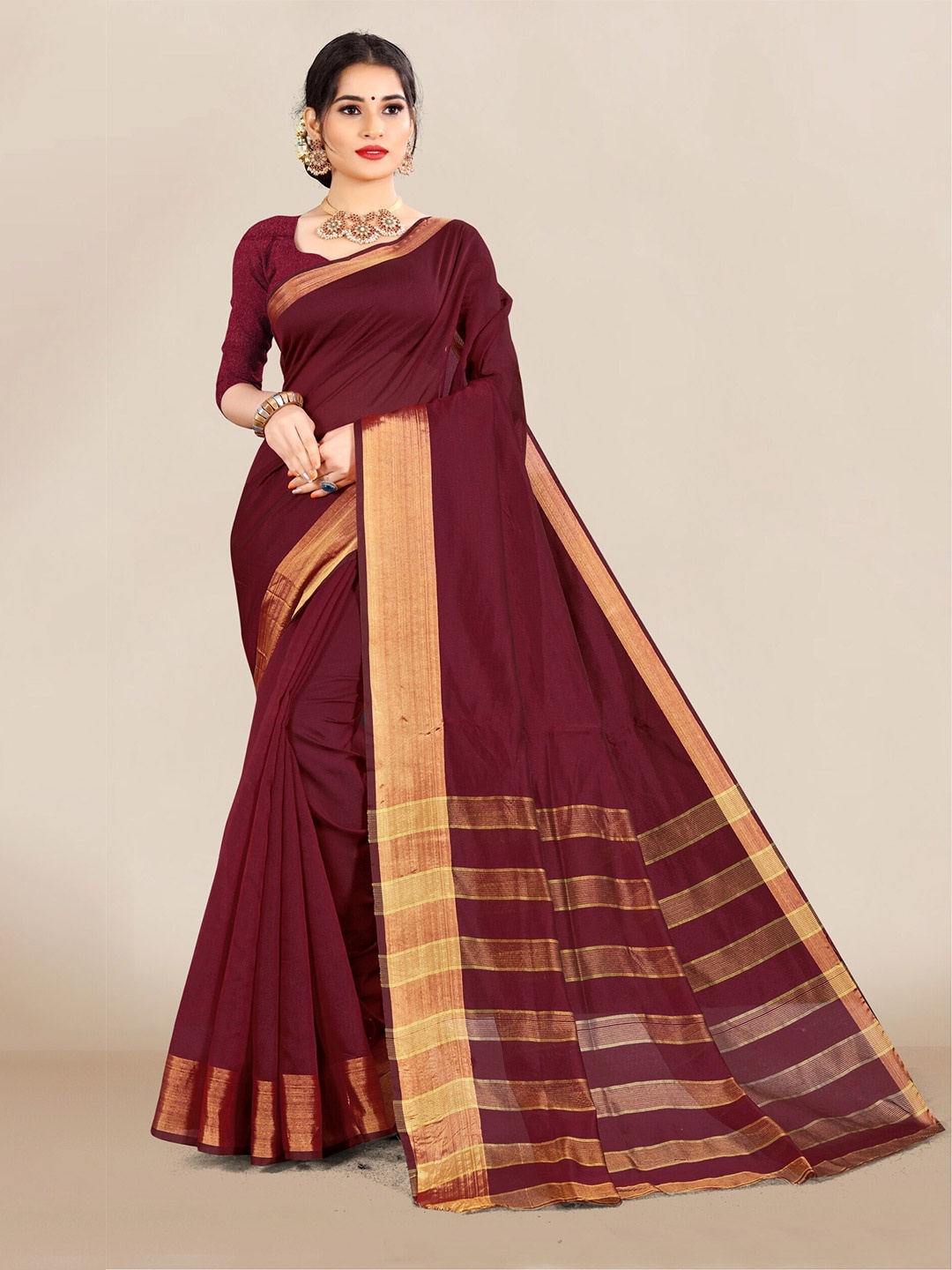 

VAIRAGEE Maroon & Gold-Toned Woven Design Saree