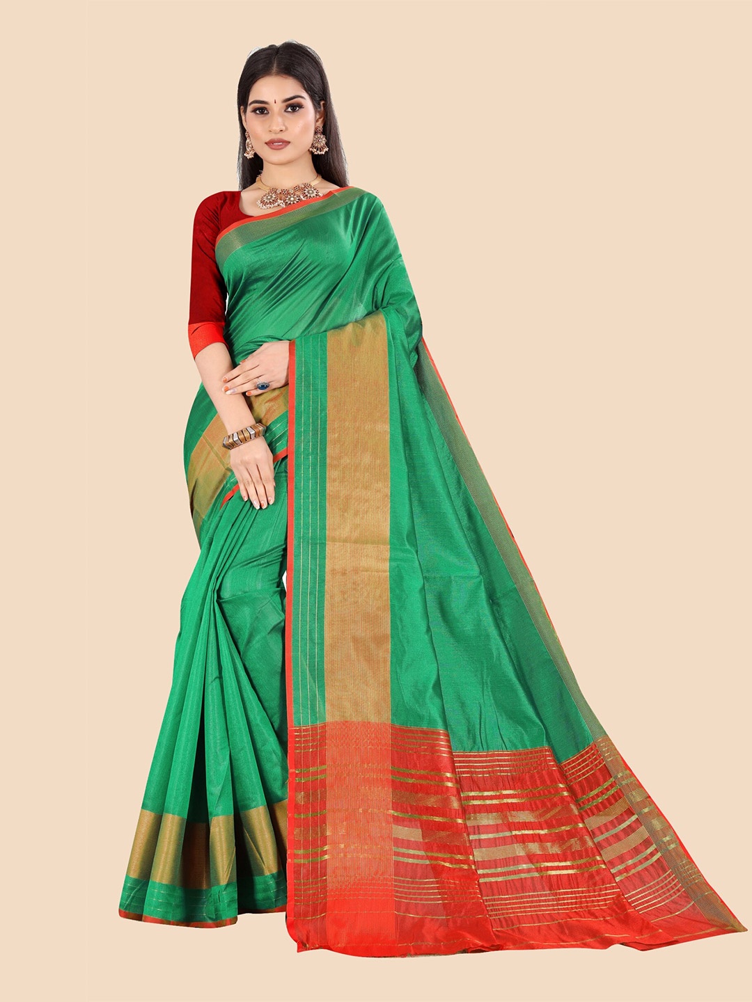 

VAIRAGEE Green & Red Zari Solid Saree