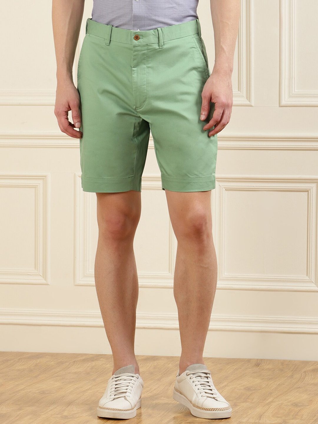 

Polo Ralph Lauren Men Green Solid Shorts