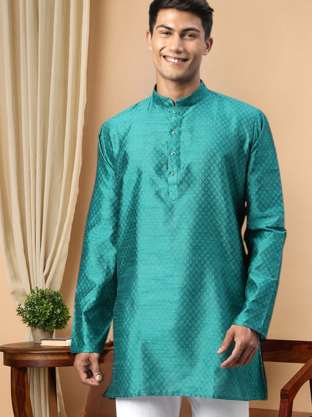 

TATTVA Men Green Self Design Kurta