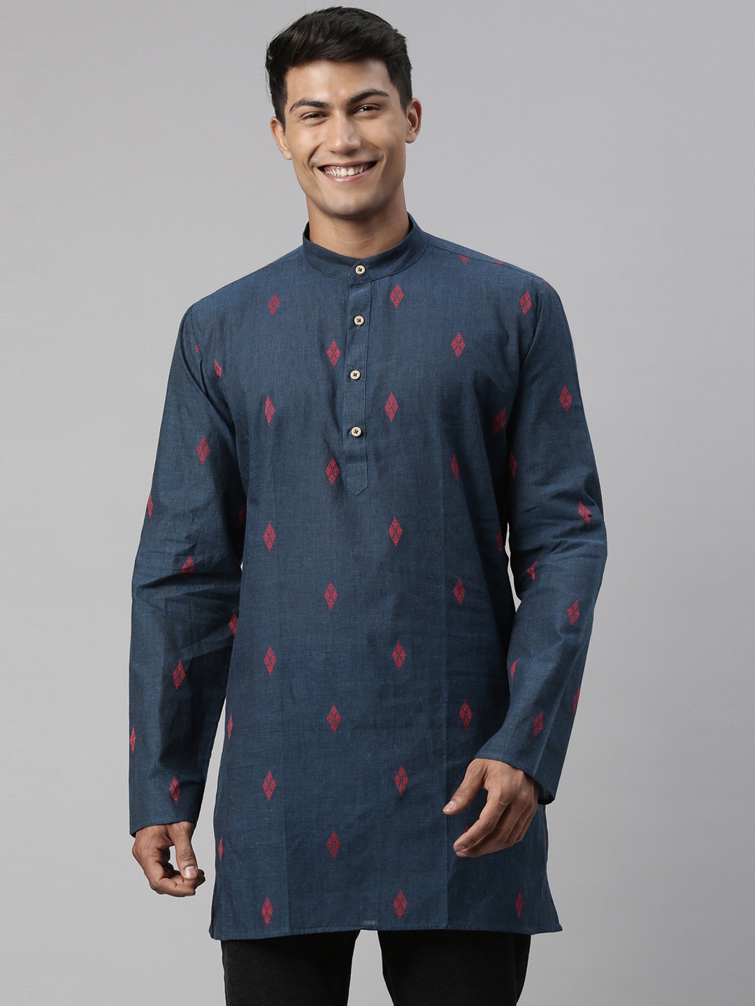 

TATTVA Men Blue & Red Kurta