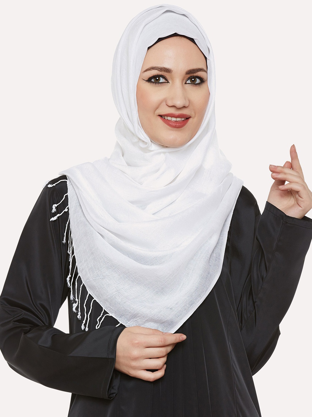 

MOMIN LIBAS Women White Solid Scarf