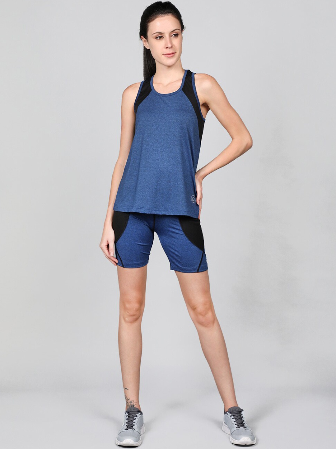 

Chkokko Women Blue & Black Colourblocked Summer Co-Ords