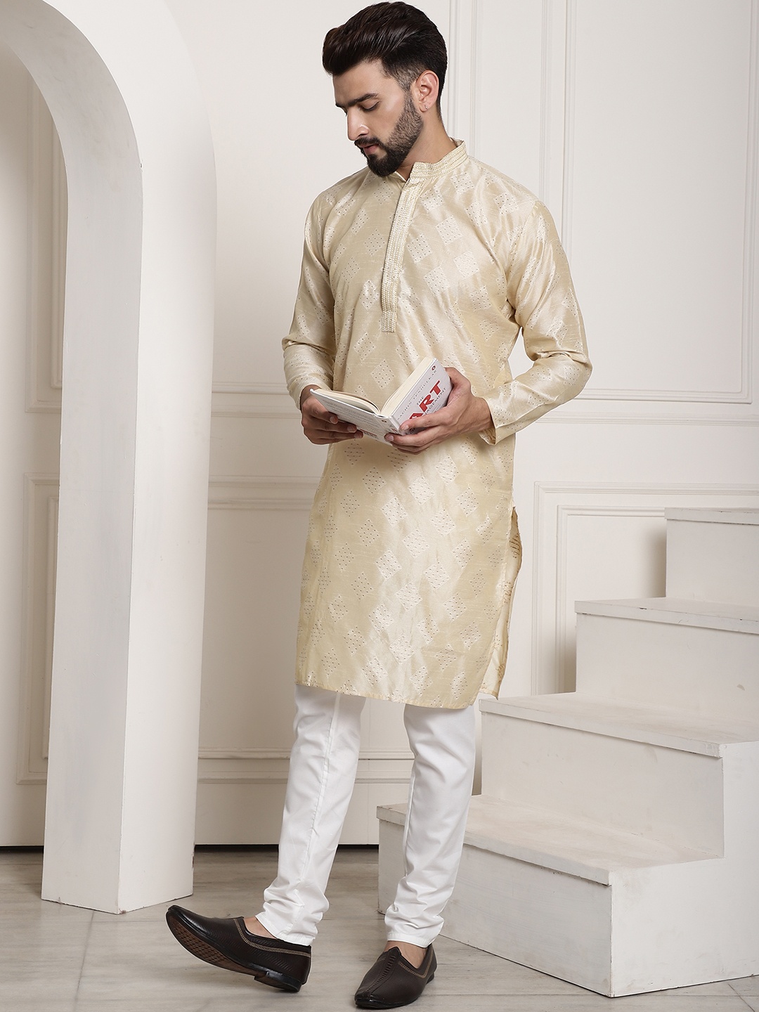 

SOJANYA Men Gold-Toned Jacquard Silk Kurta with Churidar
