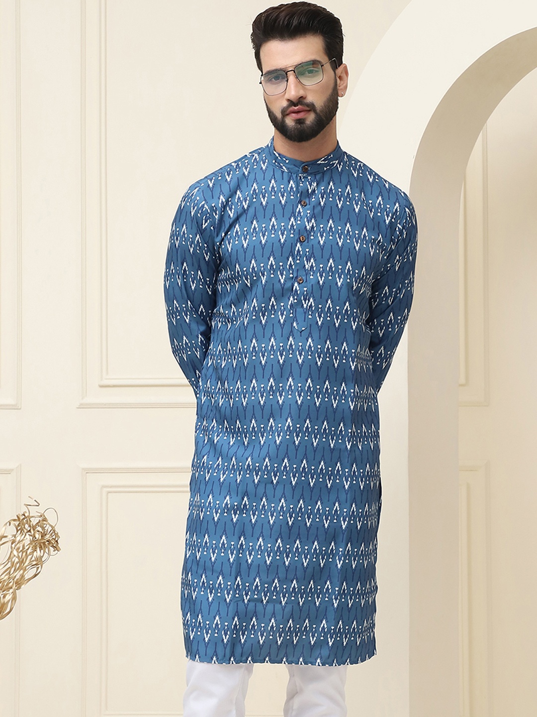 

SOJANYA Men Navy Blue & Cream-Coloured Ethnic Motifs Printed Kurta