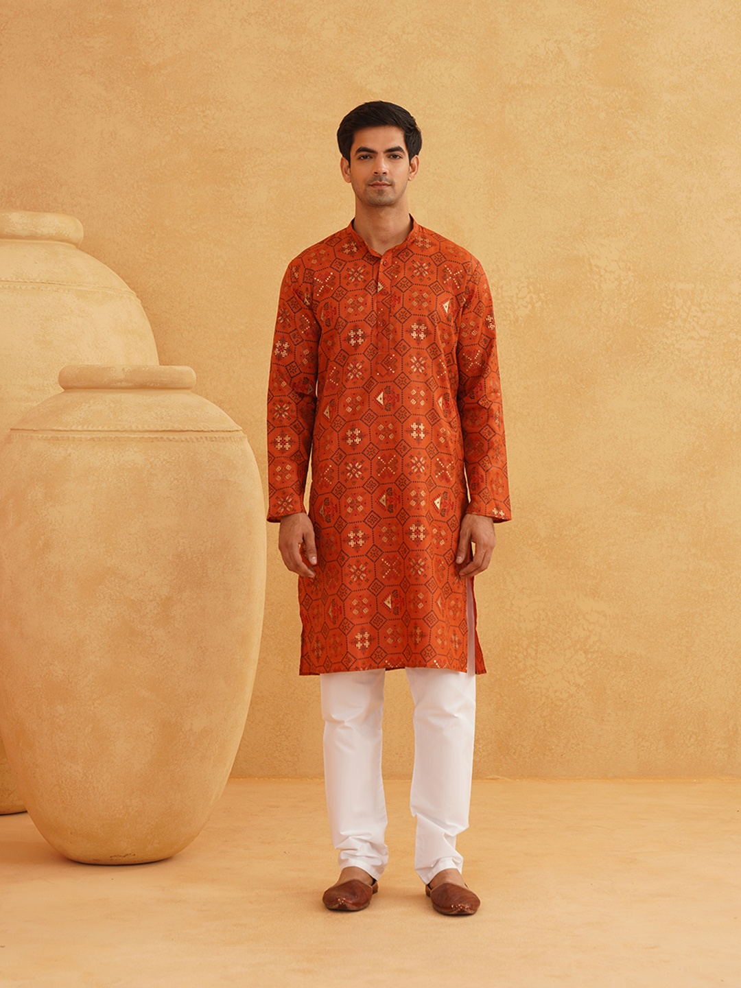 

SOJANYA Men Orange Printed Cotton Linen Kurta with Churidar