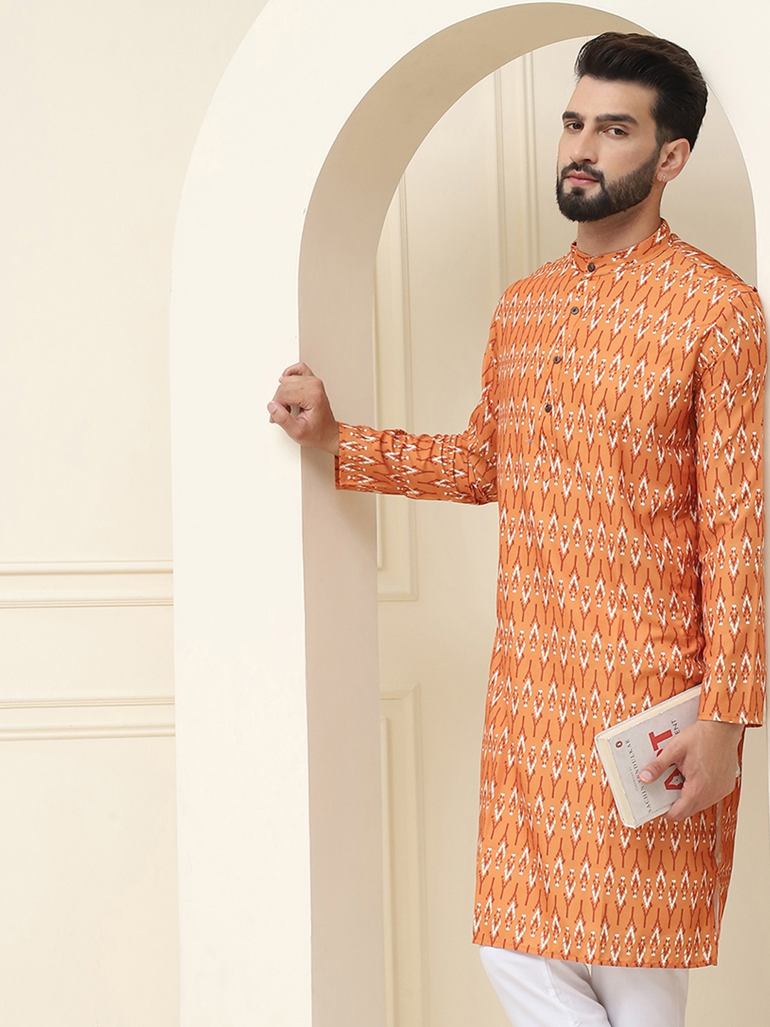 

SOJANYA Men Mustard Yellow & Cream-Coloured Printed Cotton Kurta