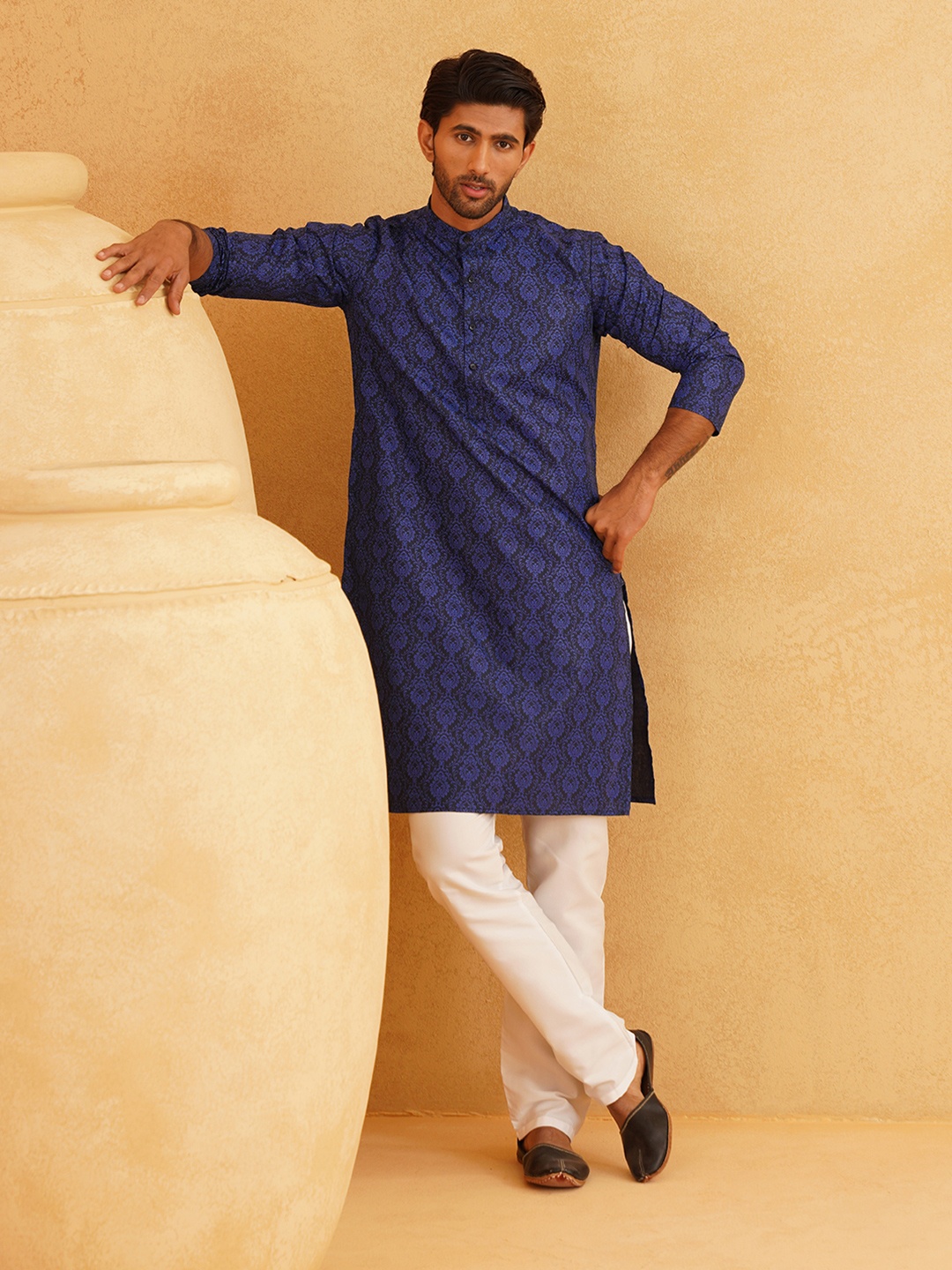

SOJANYA Men Navy Blue Ethnic Motifs Printed Kurta with Churidar