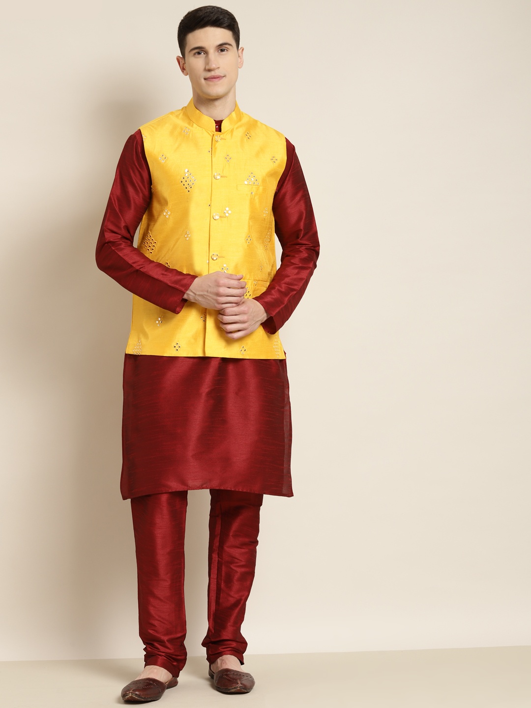 

SOJANYA Men Maroon Silk Cotton Kurta with Churidar