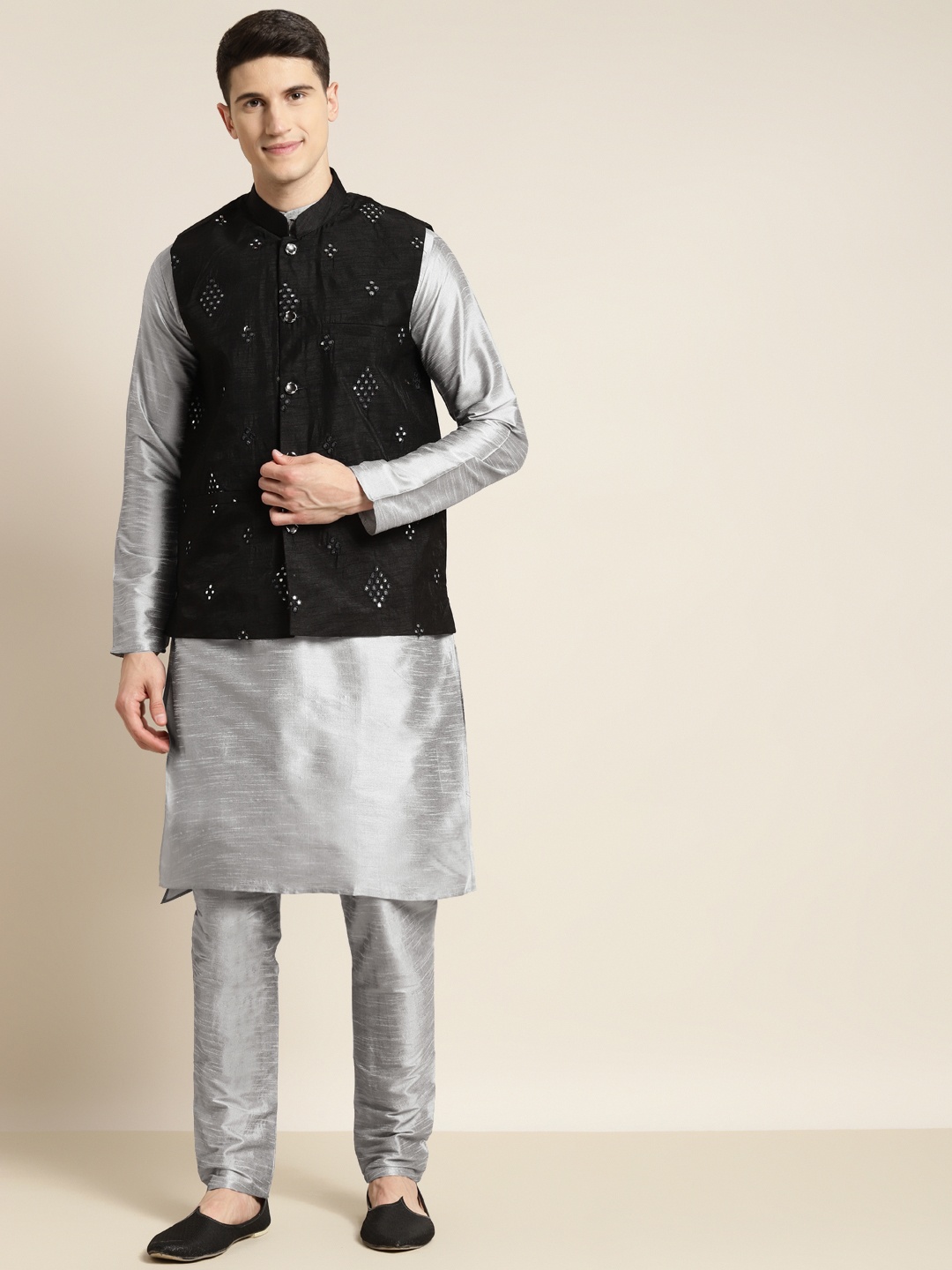 

SOJANYA Men Grey Kurta with Churidar