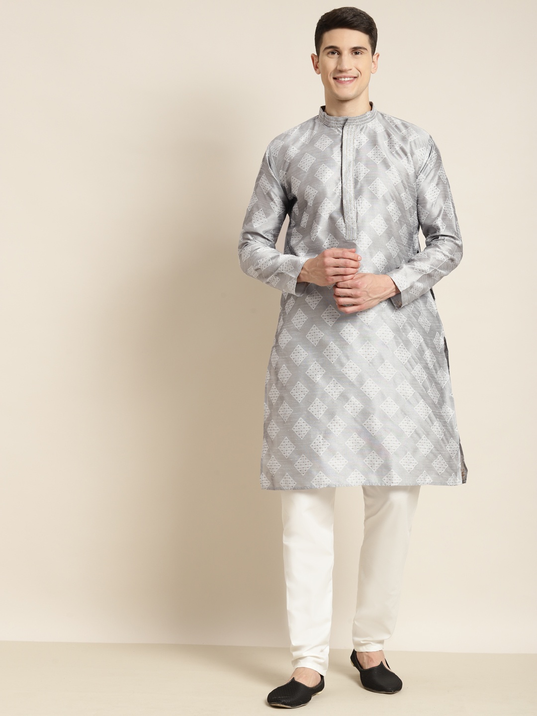 

SOJANYA Men Grey Ethnic Motifs Thread Work Kurta with Churidar