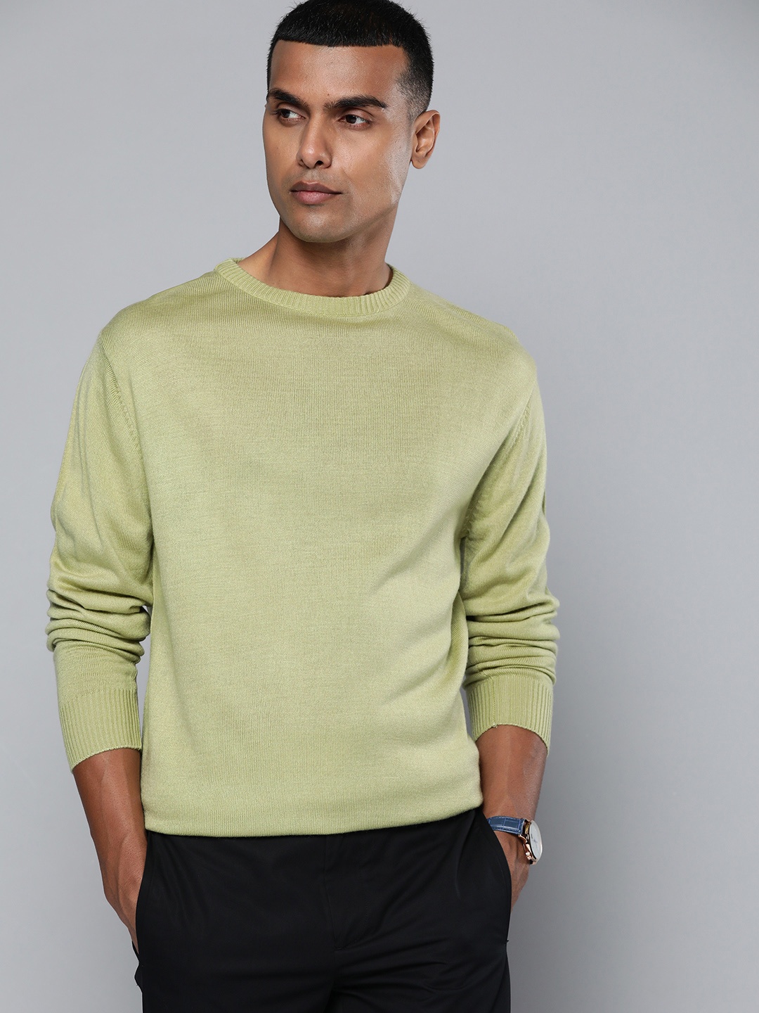 

Harvard Men Green Solid Knitted Pullover
