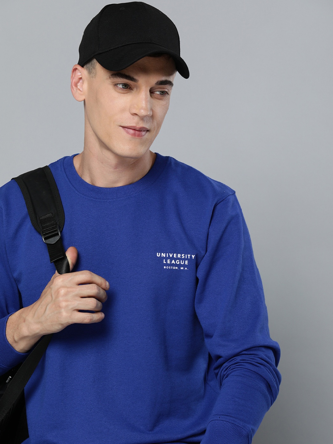 

Harvard Men Blue Applique Round-Neck Pullover Sweatshirt