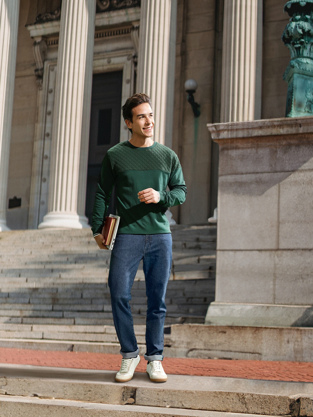 

Harvard Men Dark Green Solid Round Neck Quilted Sweatshirt