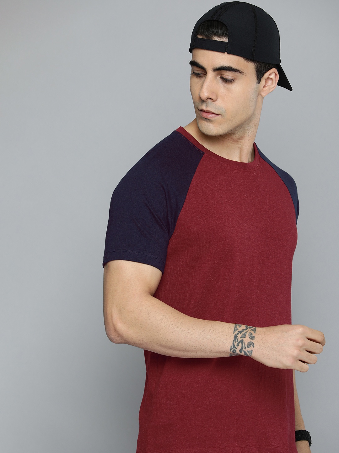 

Harvard Men Red & Navy Blue Colourblocked T-shirt