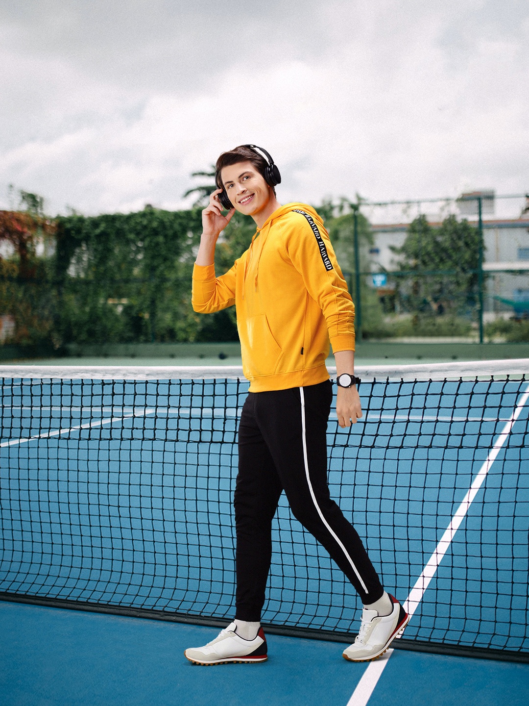 

Harvard Men Yellow Hooded Sweatshirt