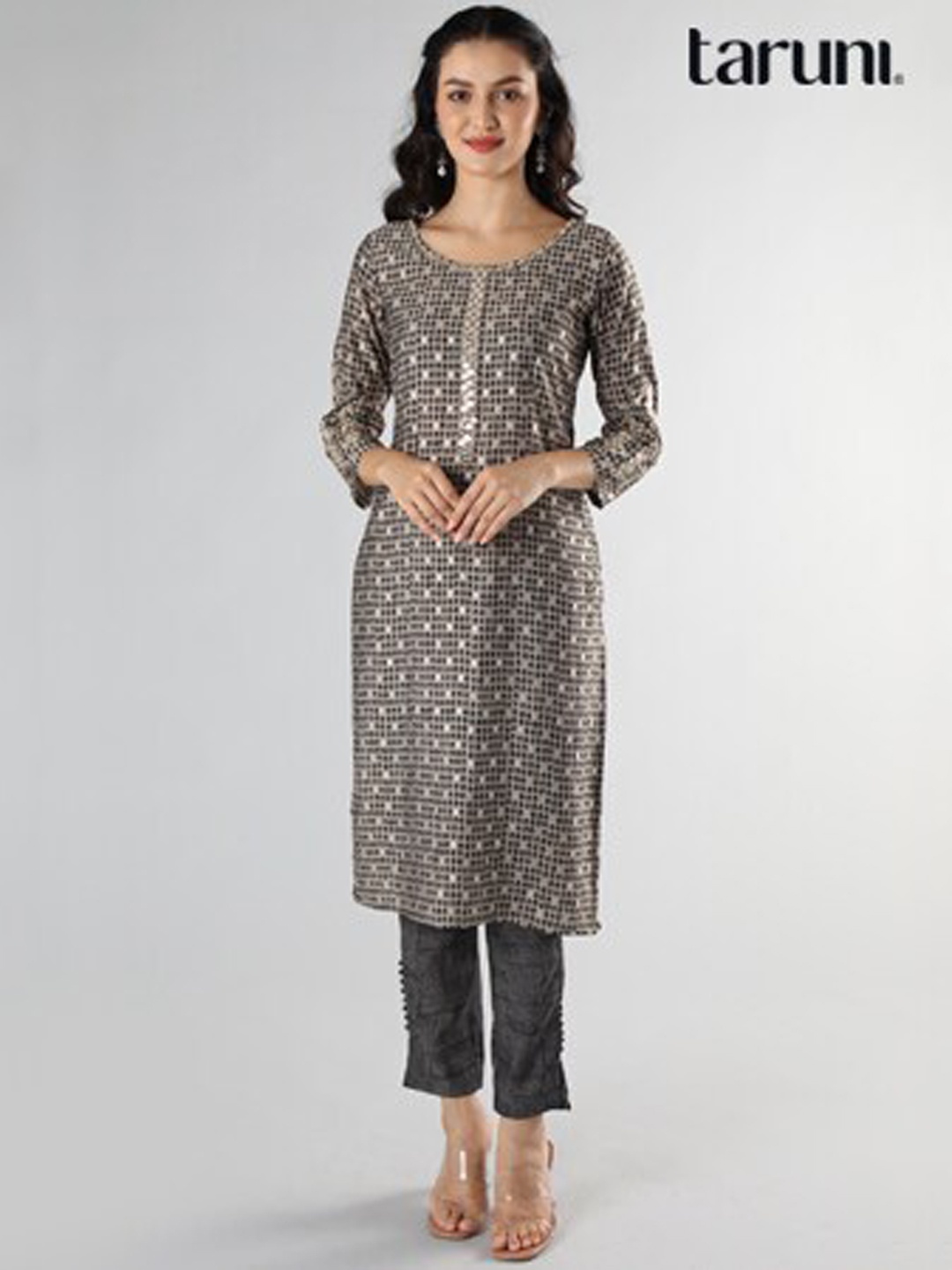 

taruni Women Black Floral Printed Dupion Silk Kurta with Trousers