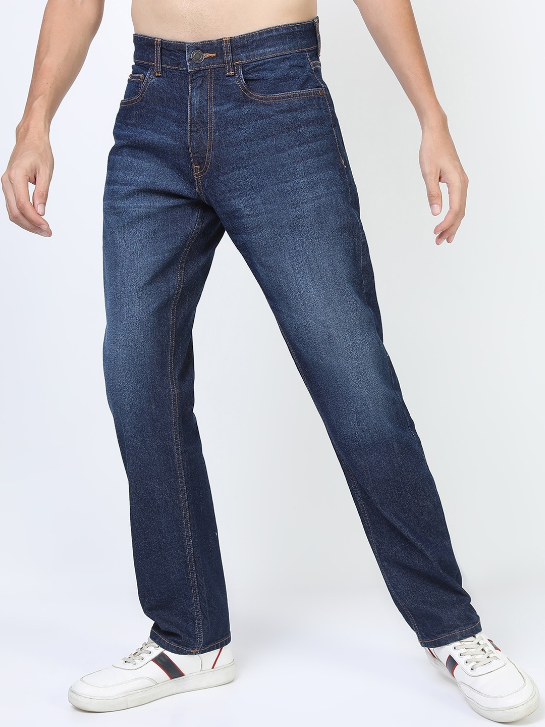

HIGHLANDER Men Blue Straight Fit Low Distress Light Fade Stretchable Jeans