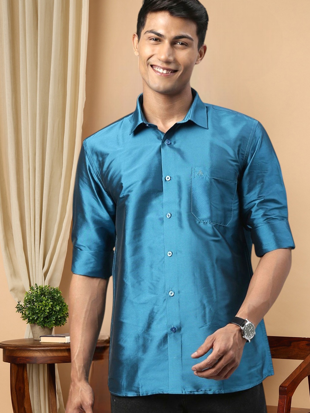 

TATTVA Men Blue Slim Fit Casual Shirt