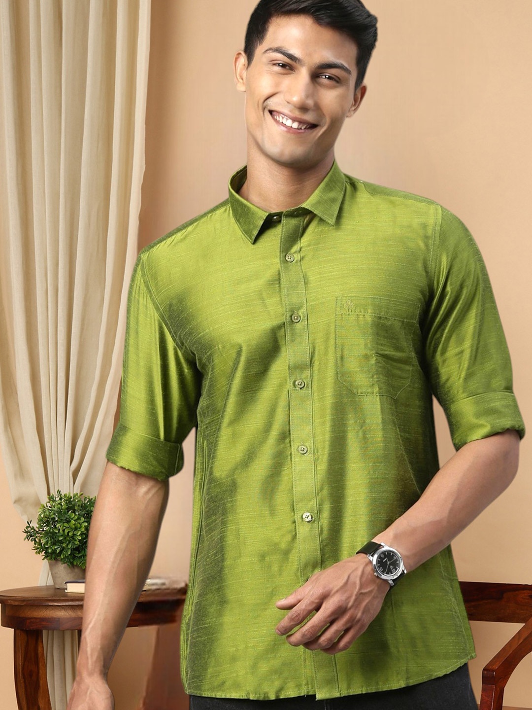 

TATTVA Men Green Slim Fit Casual Shirt