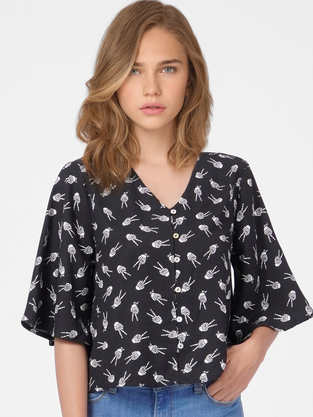 

ONLY Black & White Printed Monochrome Shirt Style Top