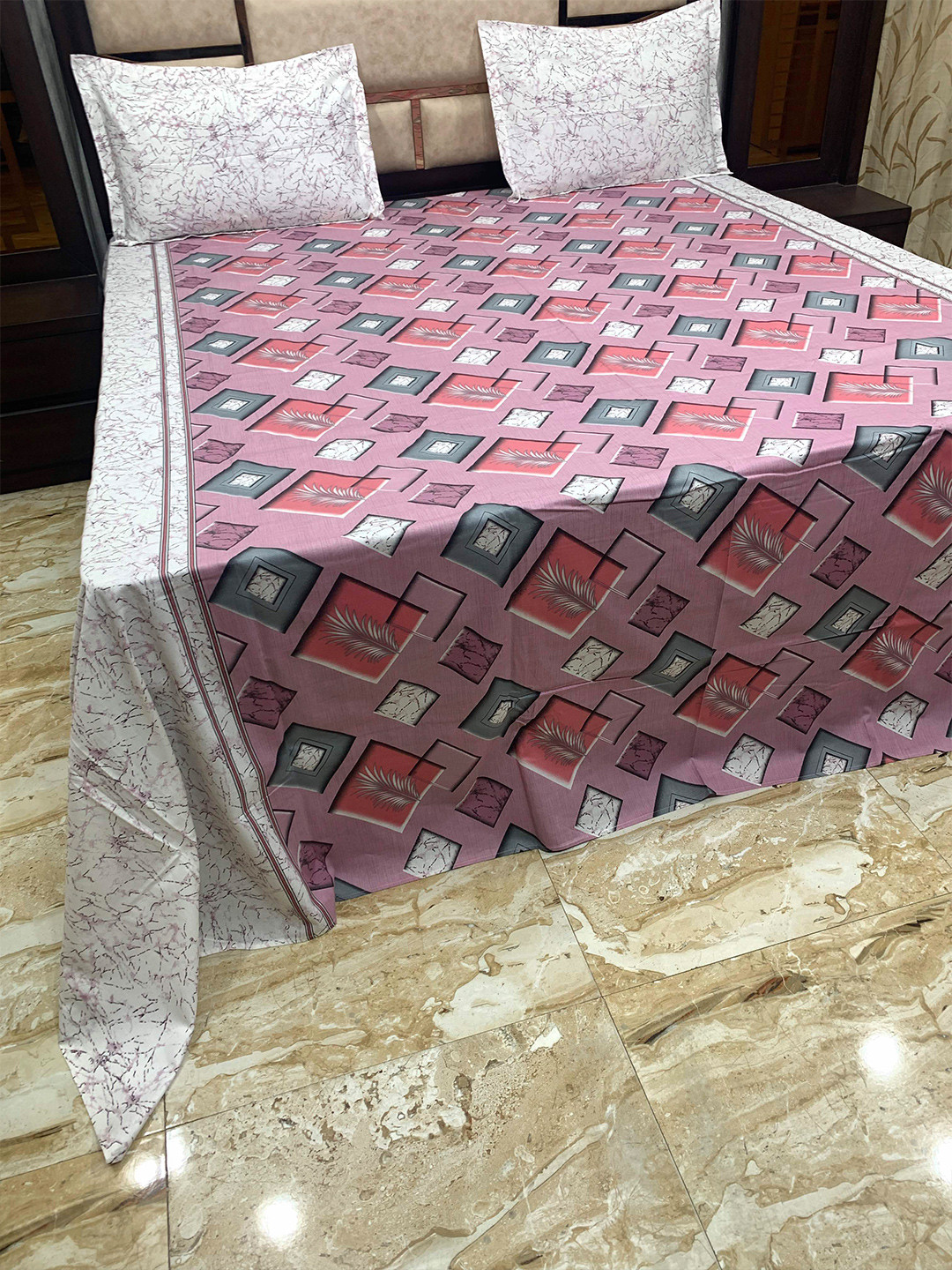 

Pure Decor Pink & White Geometric 400 TC King Bedsheet with 2 Pillow Covers