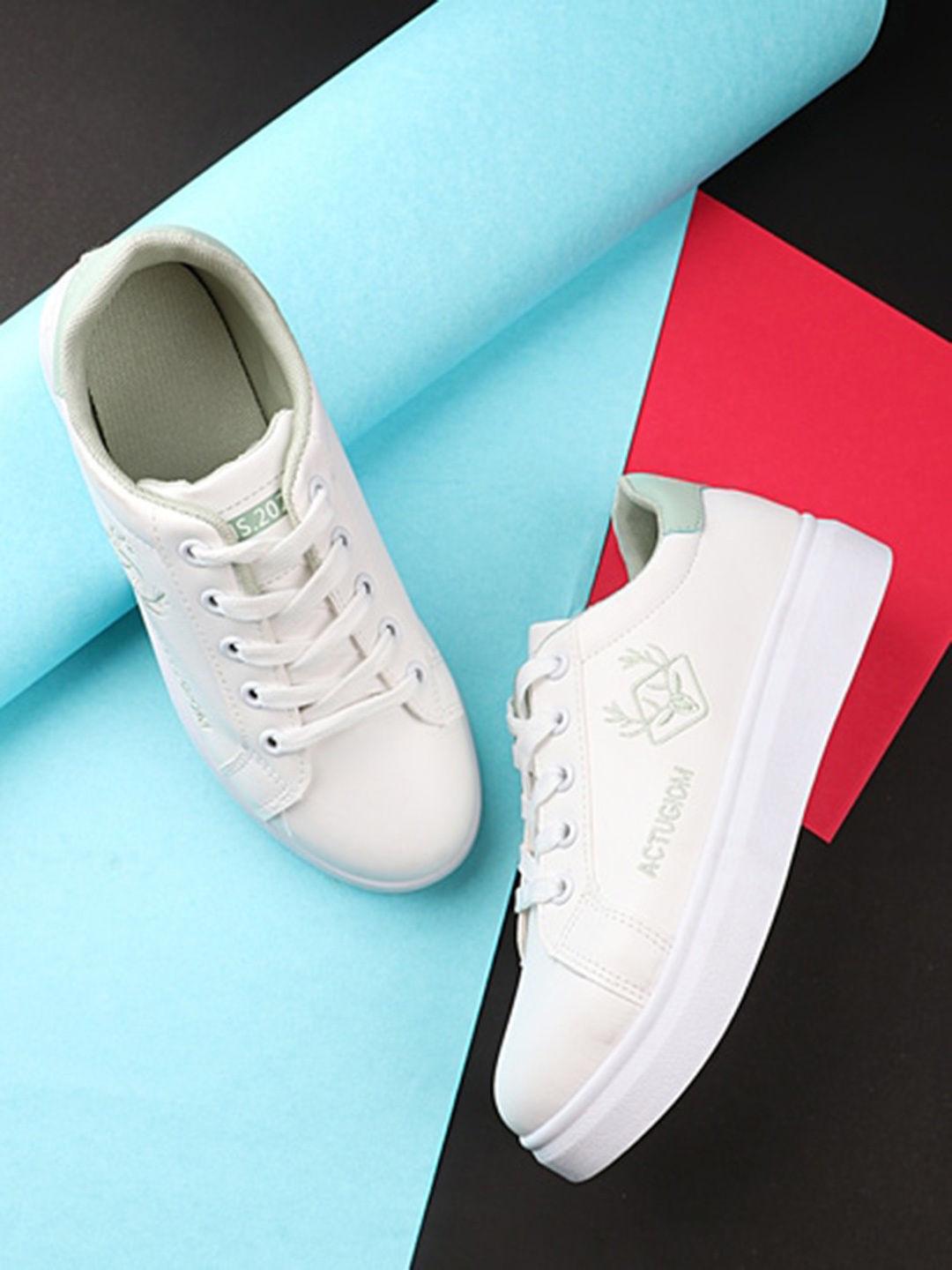 

THE WHITE POLE Women Patent Leather Sneakers