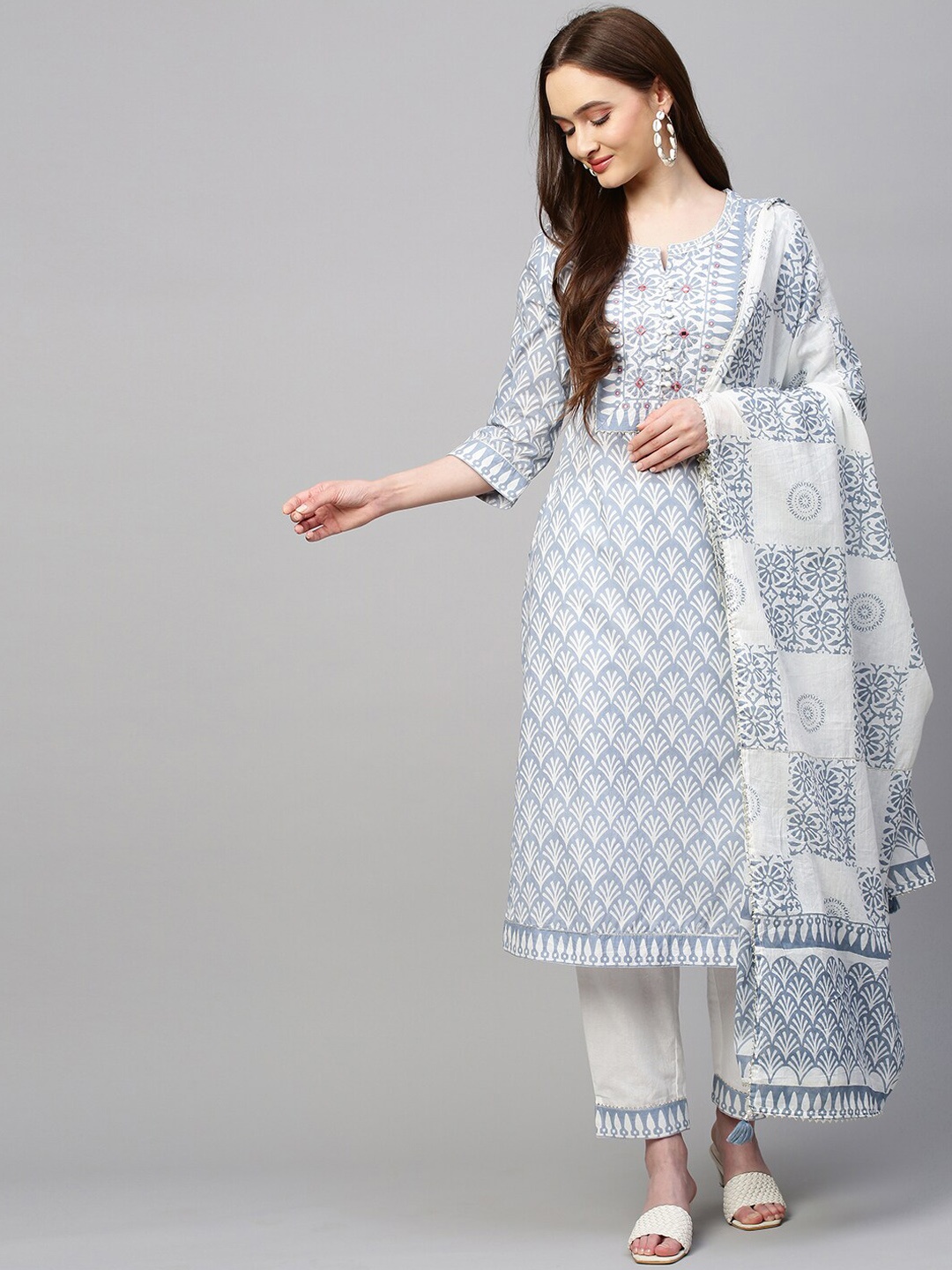 

FASHOR Women Blue Floral Printed Pure Cotton Kurti with Trousers & With Dupatta
