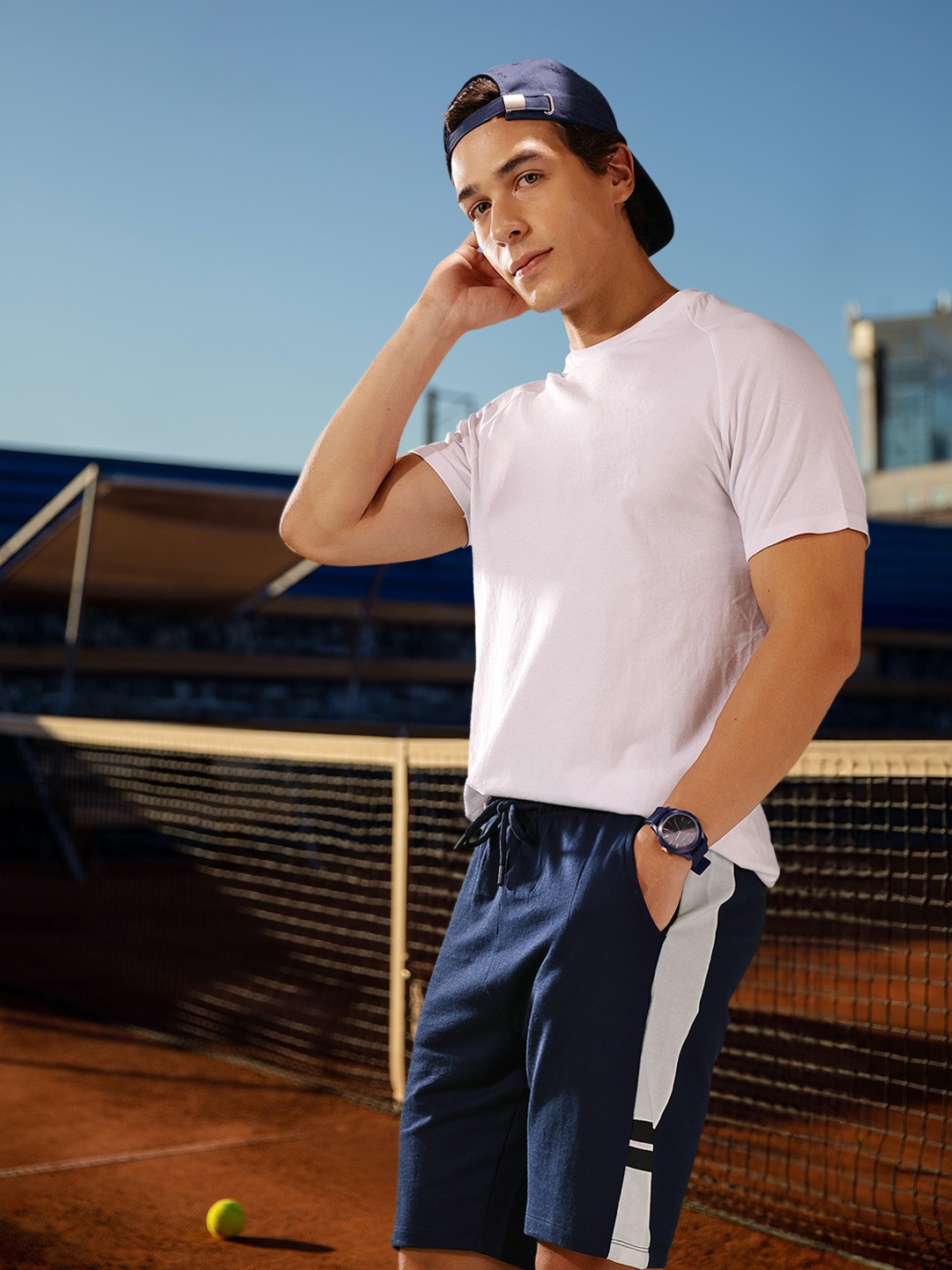 

Harvard Men Solid Mid-Rise Regular Shorts With Side Stripes, Navy blue