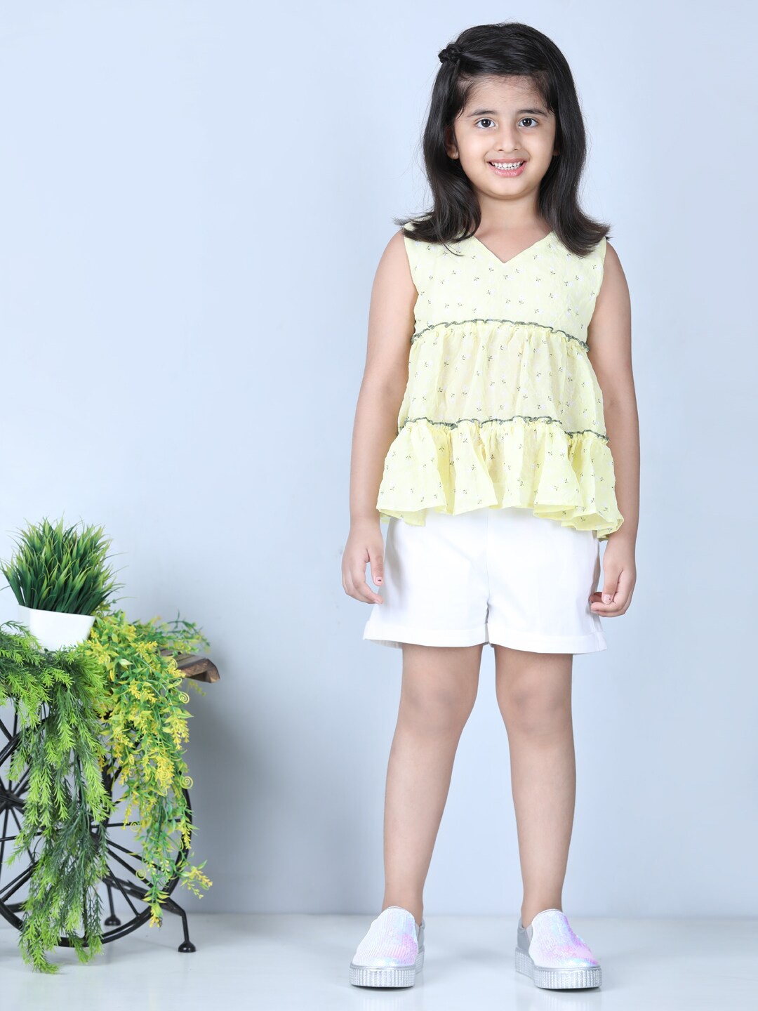 

AWW HUNNIE Girls Yellow & White Printed Top with Shorts
