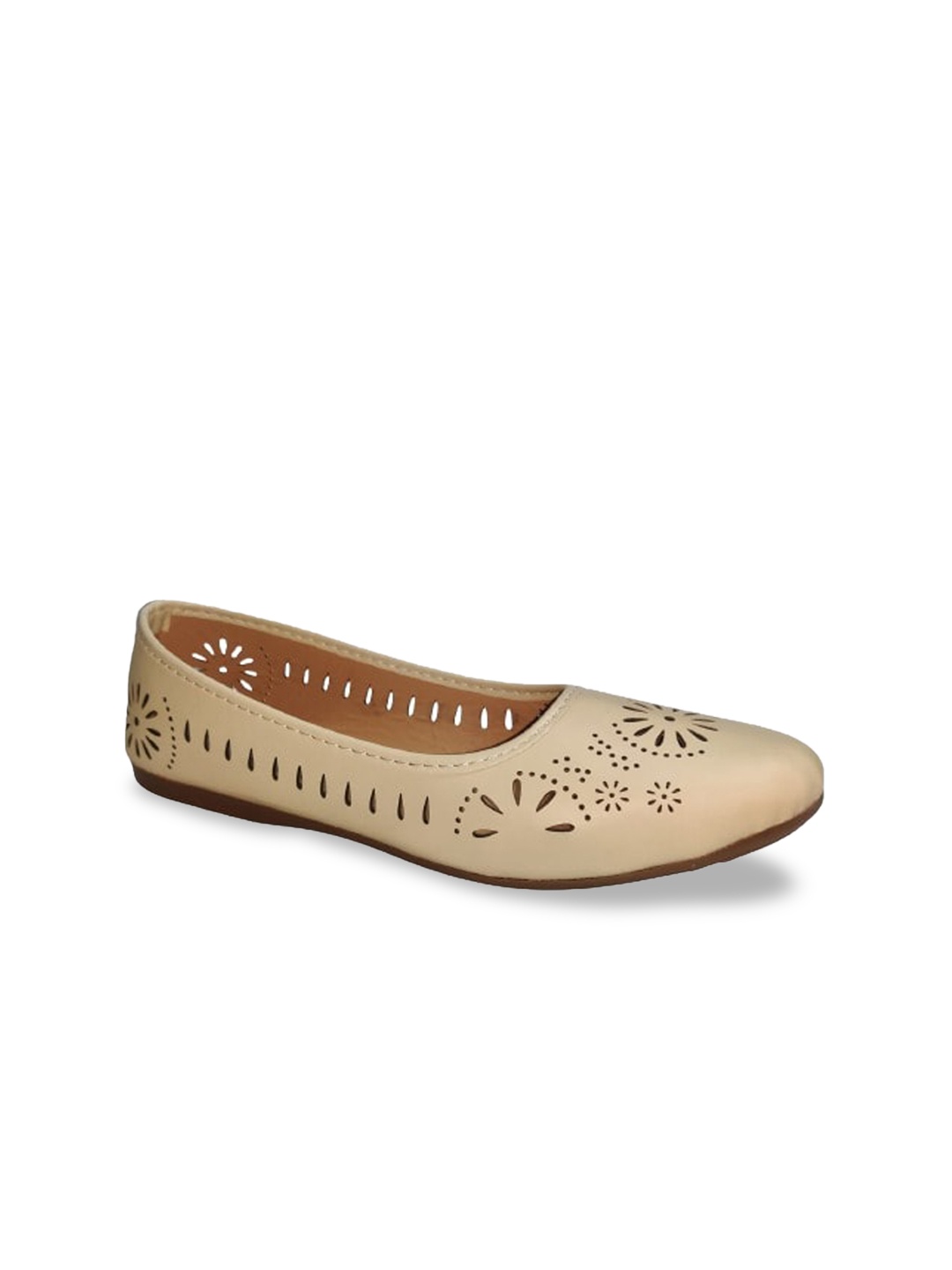 

WOMENS BERRY Women Cream-Coloured Ballerinas with Laser Cuts Flats