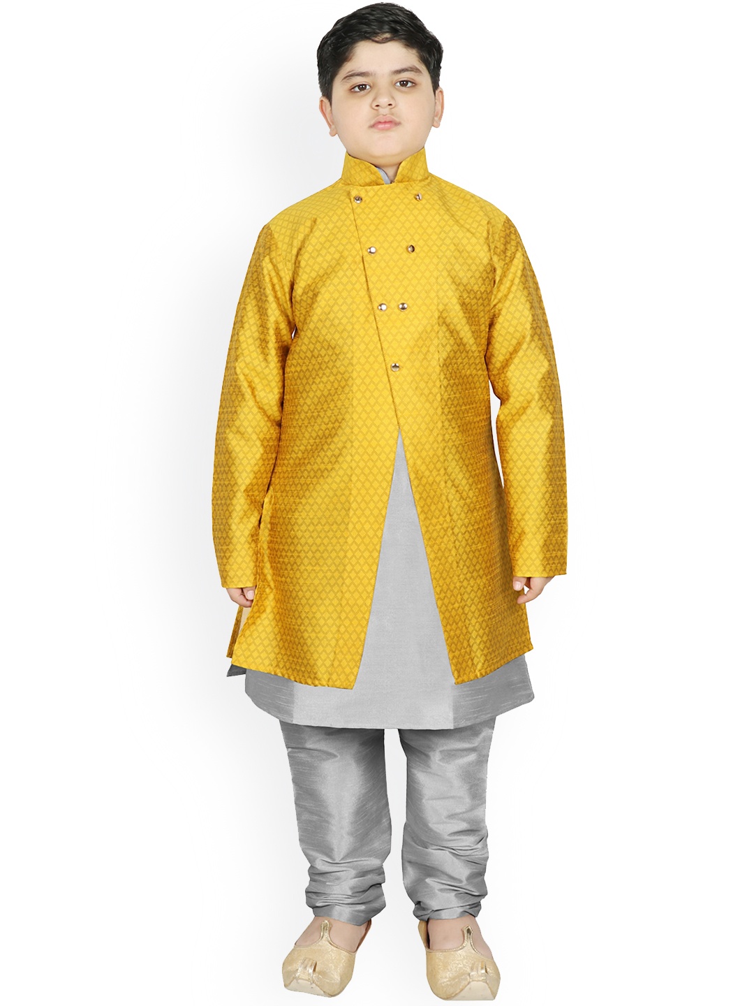 

SG YUVRAJ Boys Silver-Toned Raw Silk Kurta with Pyjamas & Jacket