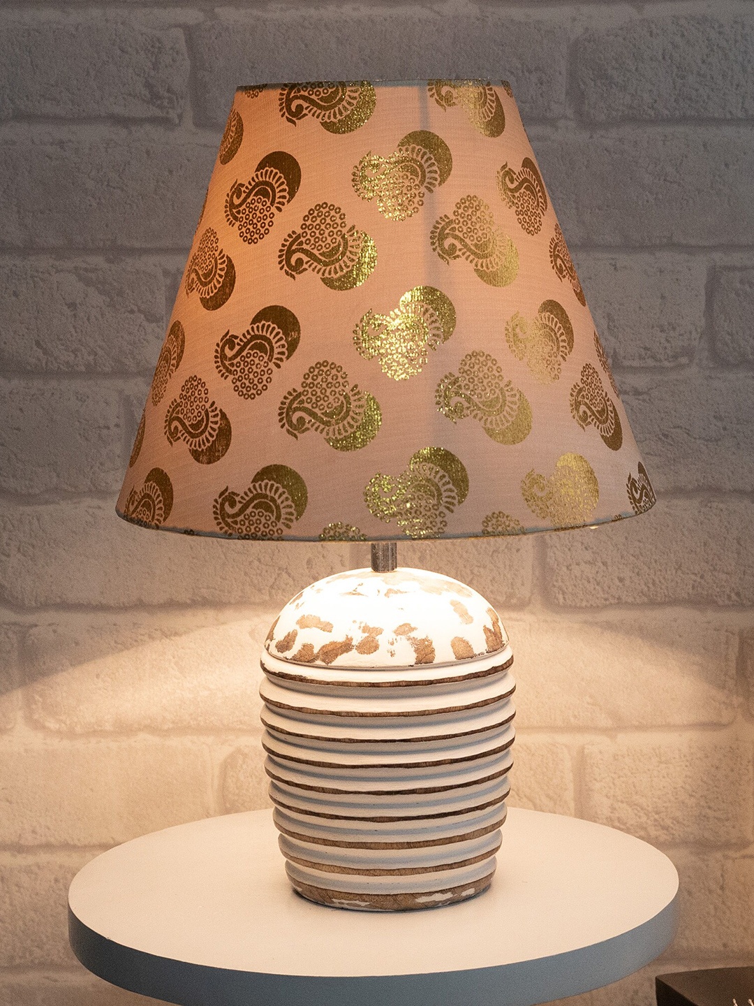 

Homesake Gold-Toned Printed Metal Ribbed Basket Table Lamp