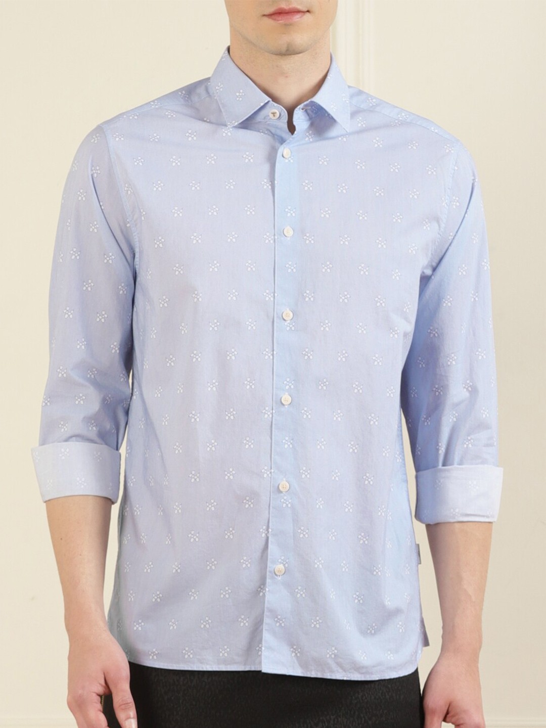 

Ted Baker Men Blue Balloon Dog Printed Pure Cotton Casual Shirt