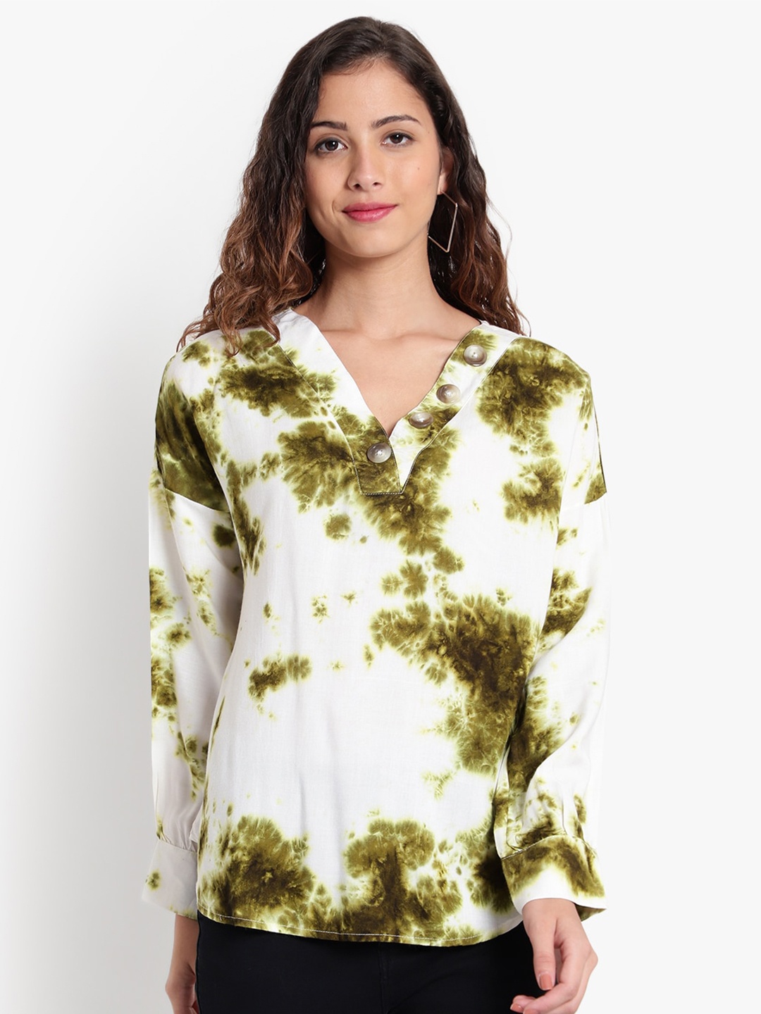 

Indietoga Women Green & White Tie and Dye Regular Top