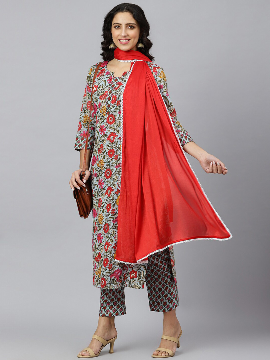 

KALINI Women Green Floral Printed Pure Cotton Kurta with Trousers & With Dupatta