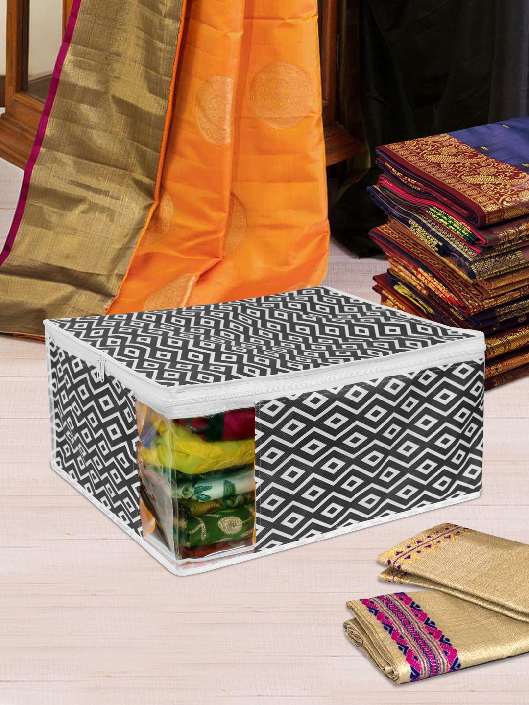 

prettykrafts Set Of 12 Black Printed Saree Organisers