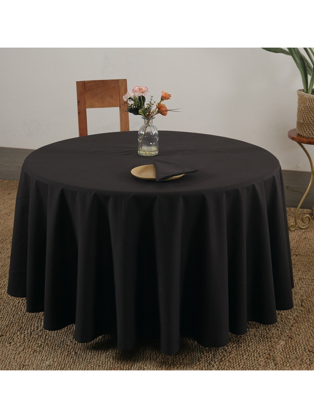 

HANDICRAFT PALACE Black Solid 6 Seater Round Table Cover