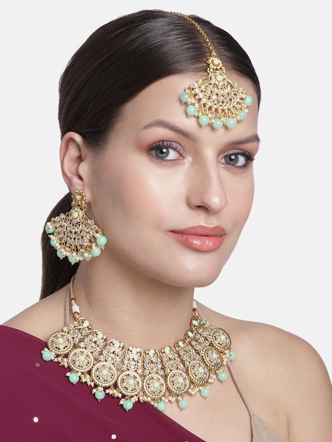 

Kord Store Gold-Plated & Green Traditional Stylist Kundan And Beads Jewellery Set
