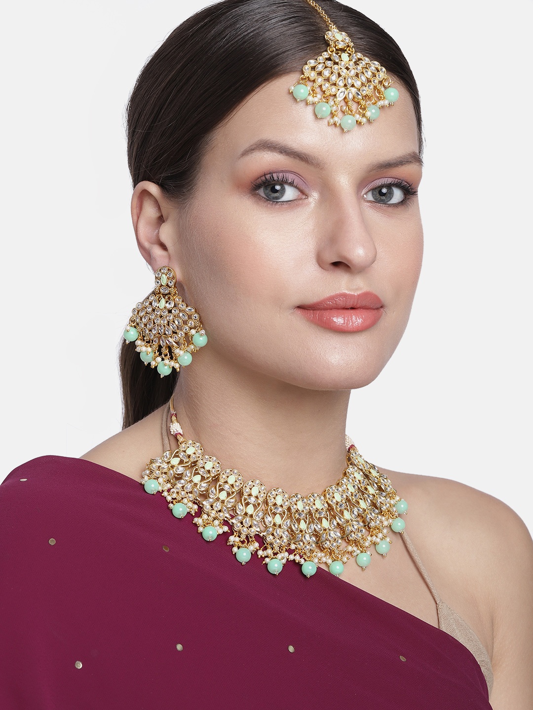 

Kord Store Gold-Plated Traditional Stylist Kundan And Beads Jewellery Set