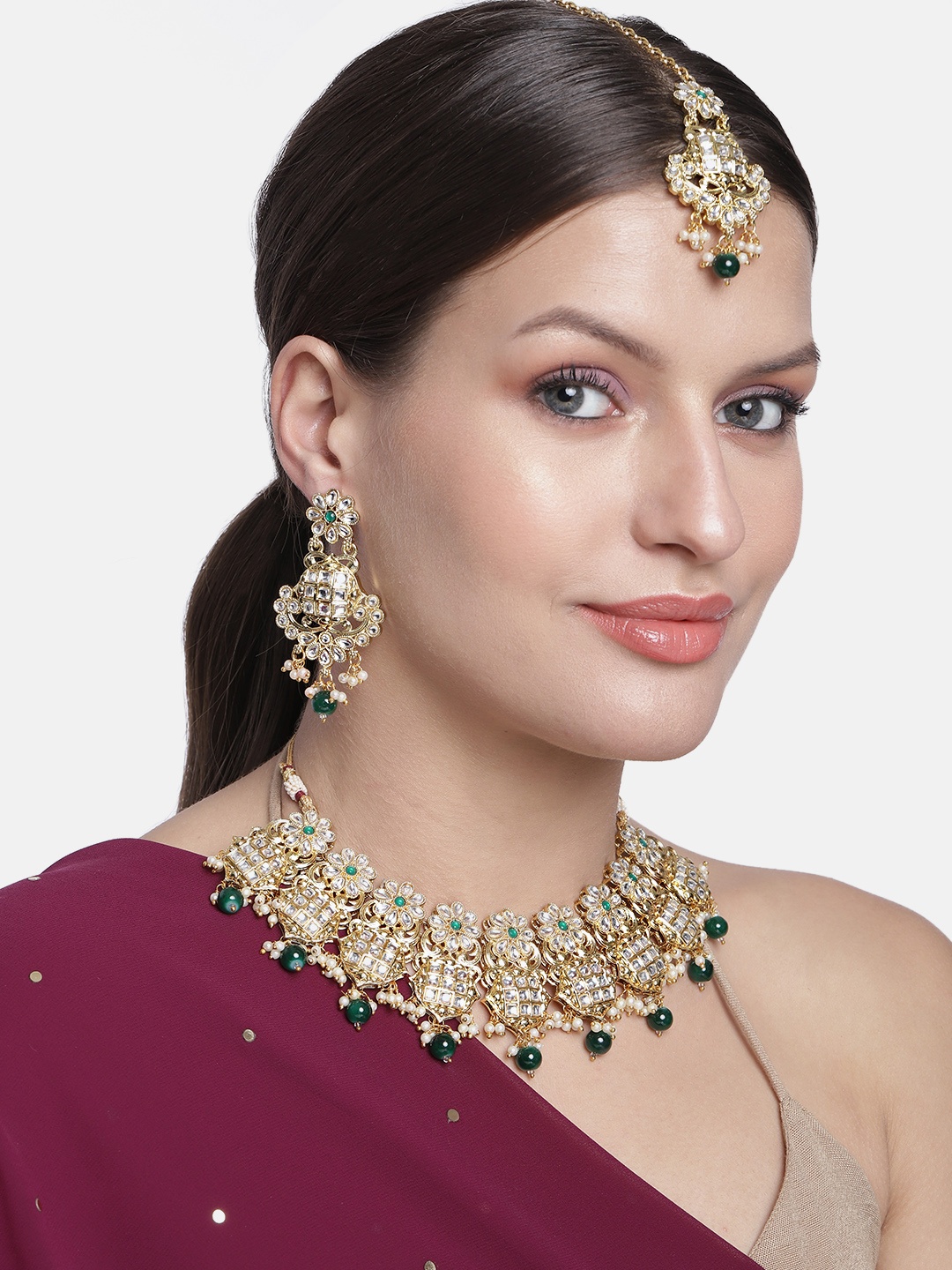 

Kord Store Gold-Plated Traditional Stylist Kundan And Beads Jewellery Set