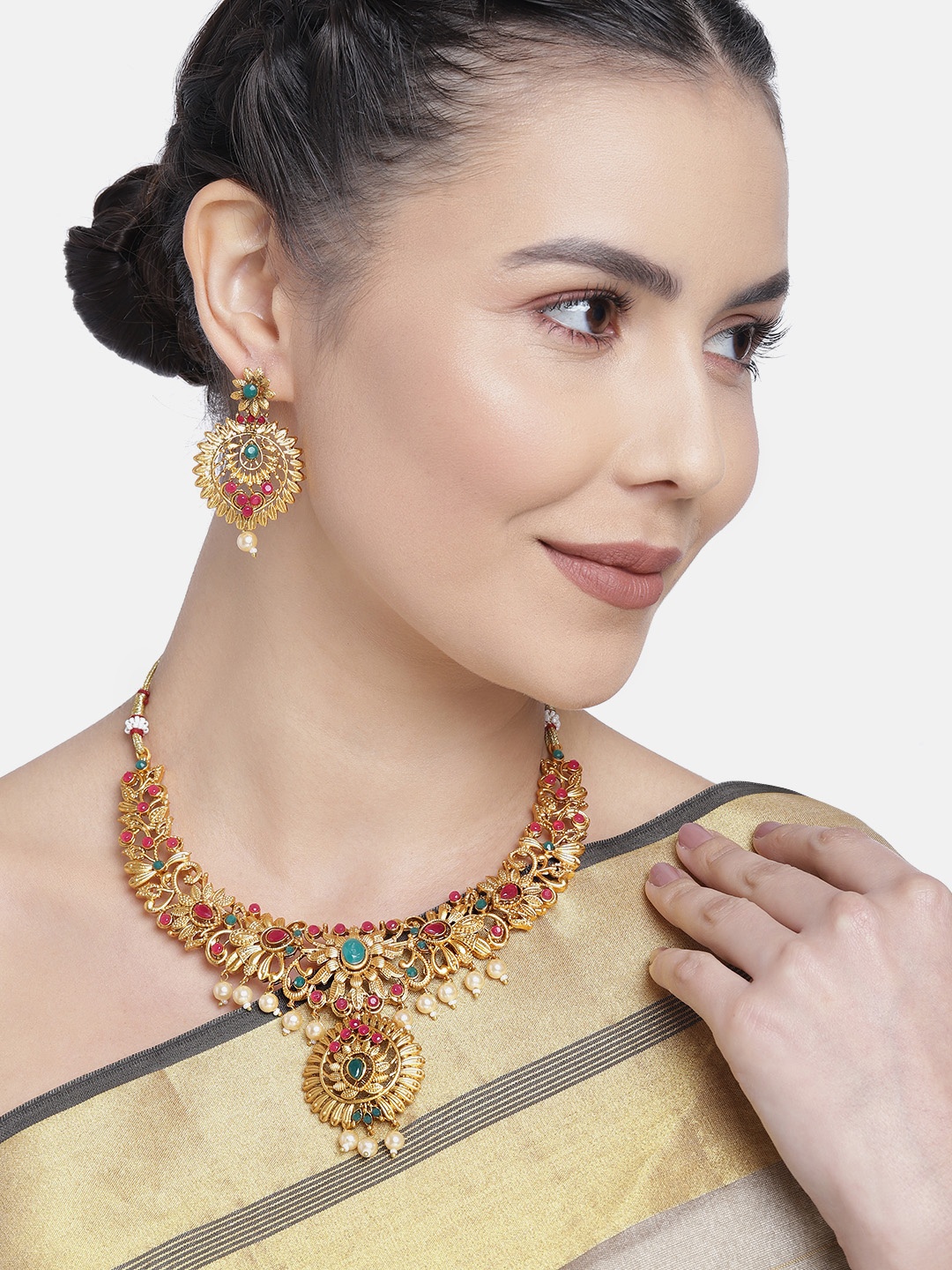 

Kord Store Red & Green Gold Plated Kundan And Beads Studded Traditional Necklace Set