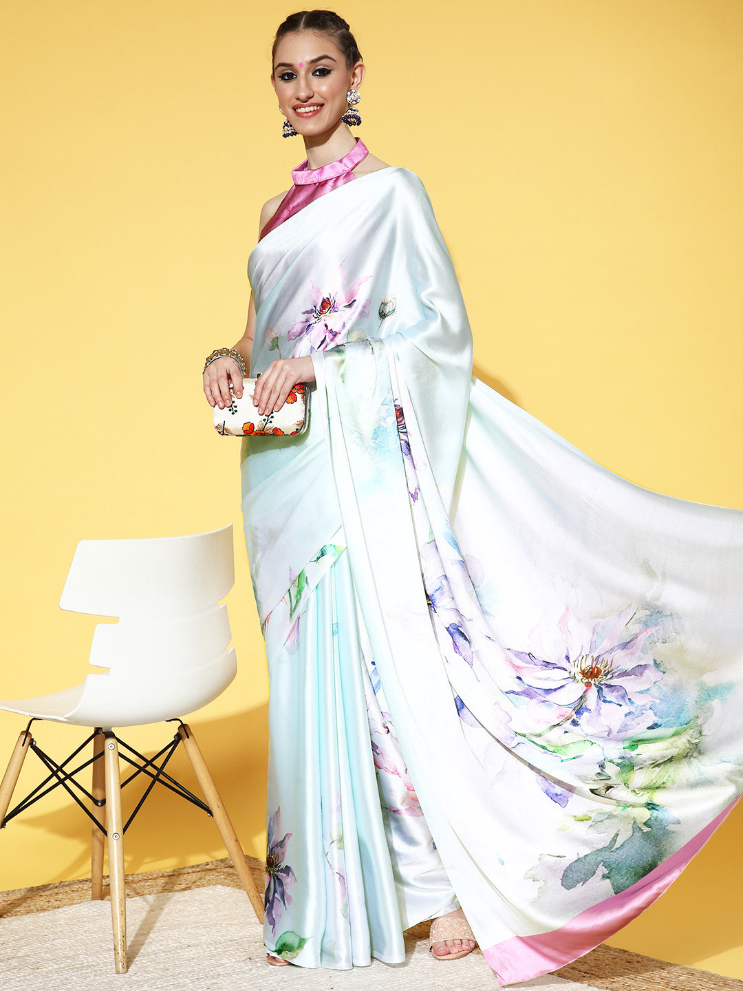 

Saree mall Floral Saree with Printed Border, Green