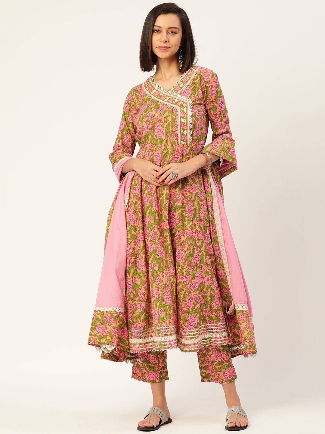 

Saanjh Women Pink Floral Printed Angrakha Gotta Patti Pure Cotton Kurta with Trousers & With Dupatta