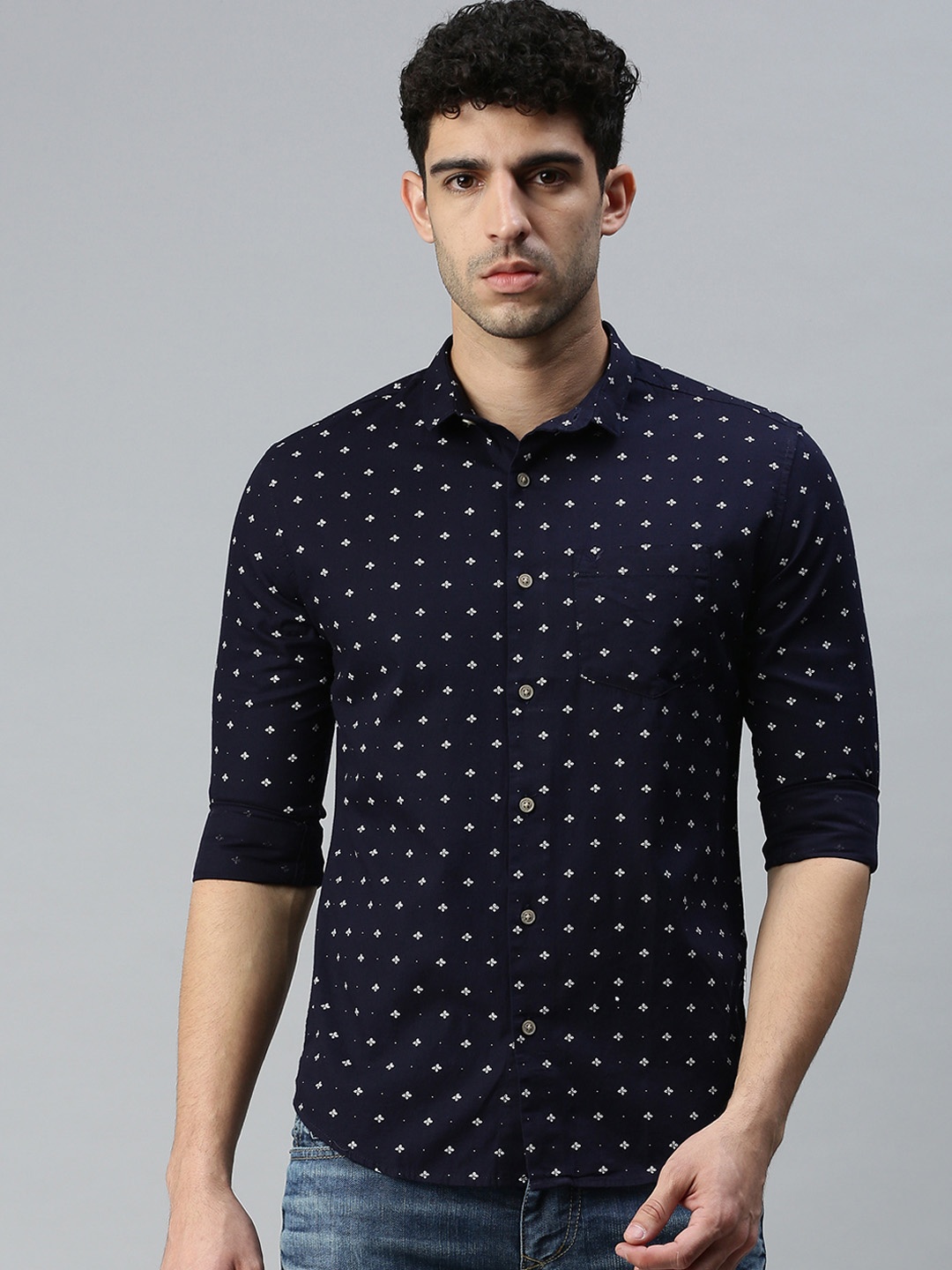 

SHOWOFF Men Navy Blue Comfort Slim Fit Printed Casual Shirt